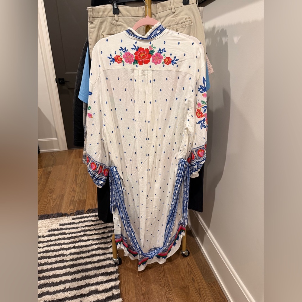 FARM RIO (NWT): White Floral Dress/Swim Coverup - Picture 4 of 6